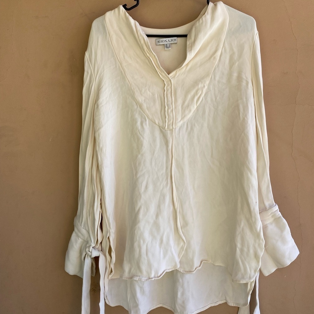 Shona Joy / ivory tuxedo crepe slit tie sleeve  blouse 8